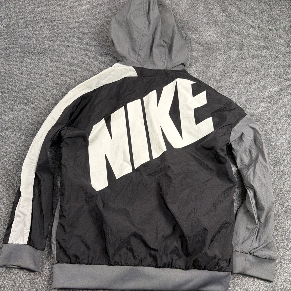 Nike Core Amplifier Jacket Youth Sz L Gray Black Logo Nylon Zip Up BV3646-010